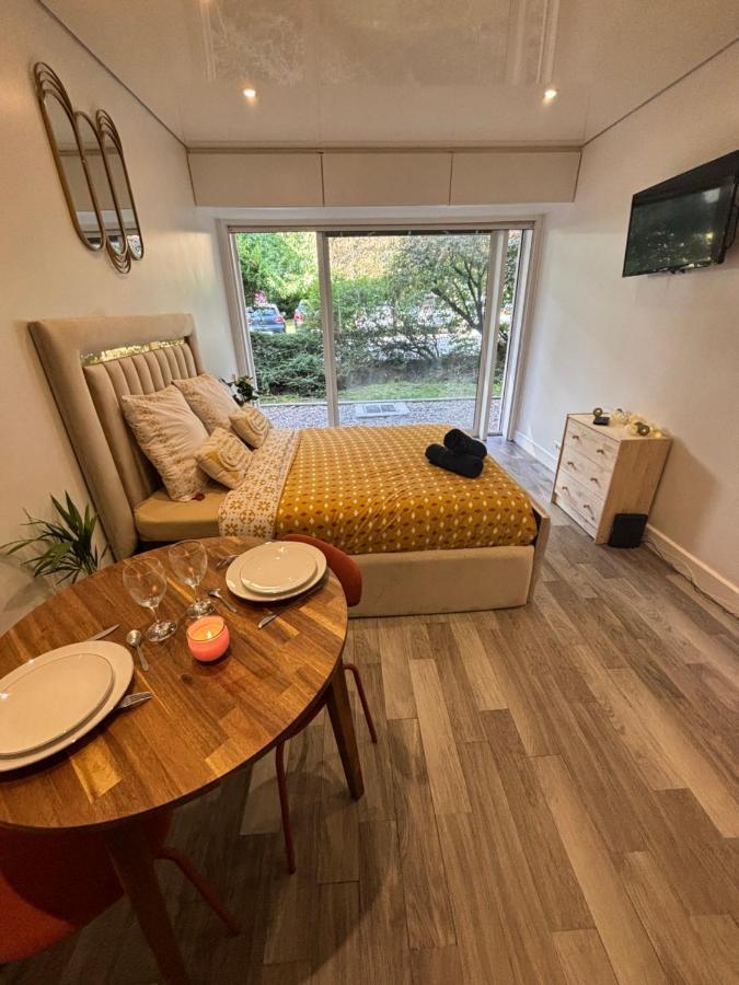 Ferienwohnung Ecrin De Verdure Au Chesnay Et Parking Gratuit Le Chesnay  Exterior foto